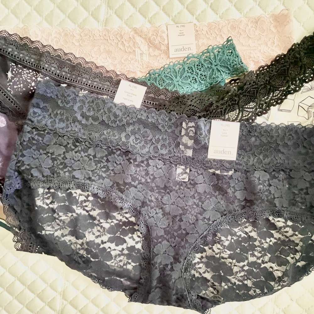 Set of 5 Auden NWT Panties ( XL )